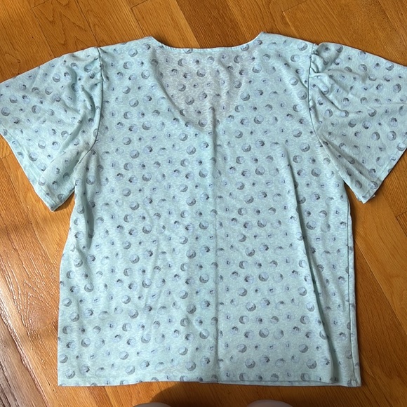 Loft T-Shirt - Picture 5 of 5